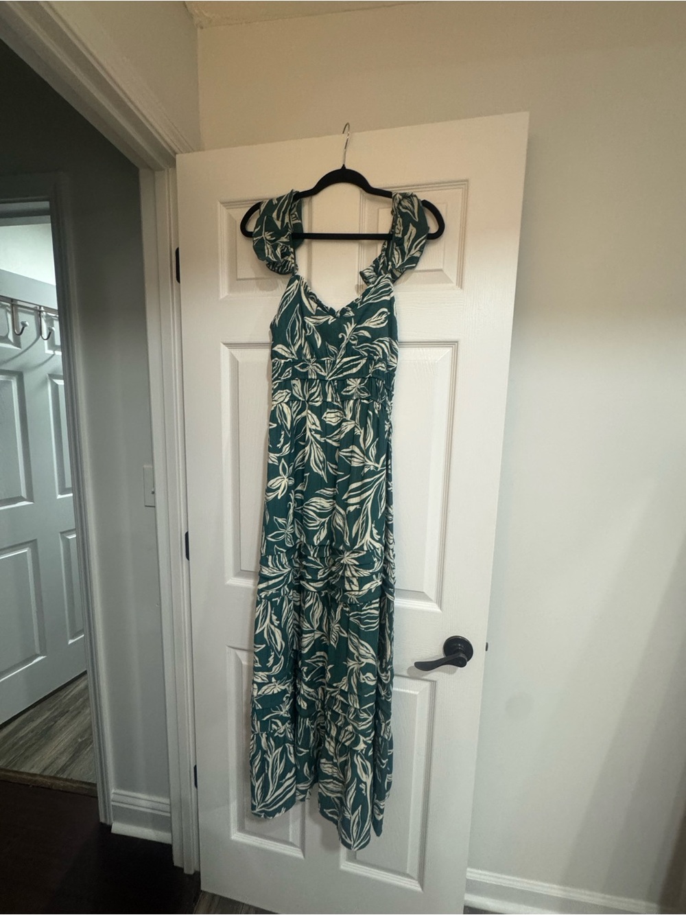 Green Leaf-Print Maxi Dress with Ruffled Straps